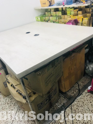 4 seat capacity office table for sale